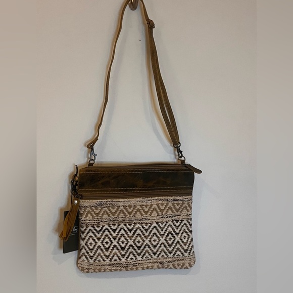 Myra Bag Contentment Small Crossbody Bag New - Picture 1 of 6
